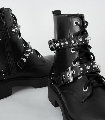 stud boots