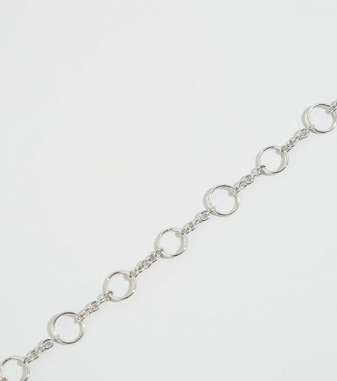 Silberfarbene Choker-Kette mit Zierringen