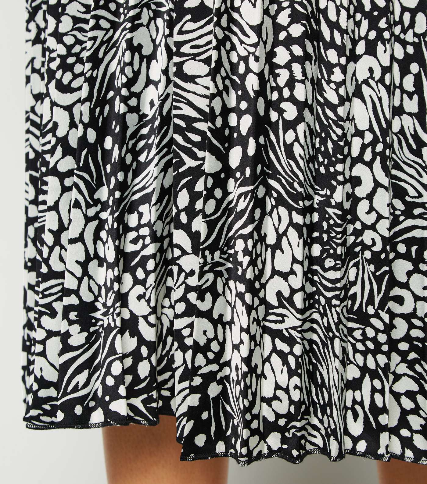 Petite Black Animal Print Pleated Midi Skirt Image 5