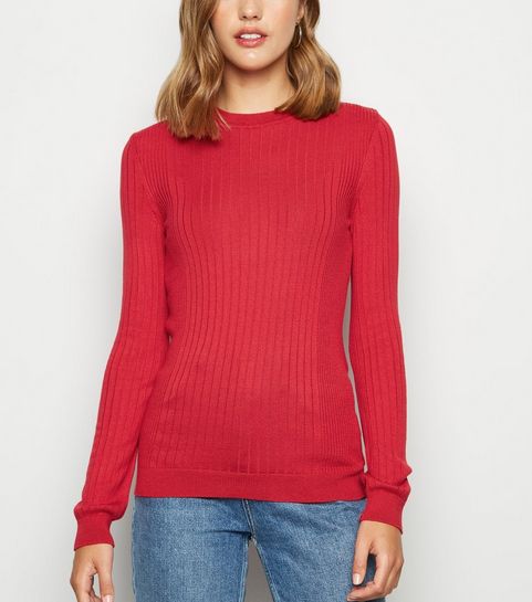 Roter, gerippter Pullover aus Feinstrick