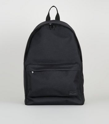 schwarzer rucksack