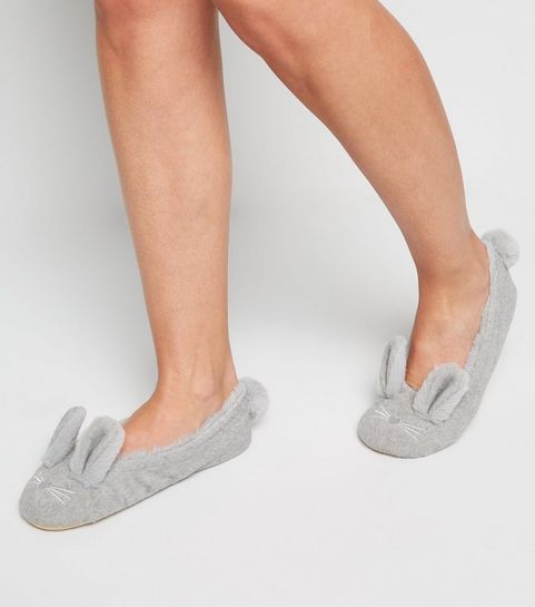 Slippers | Women's Fluffy Slippers & Novelty Slippers | New Look