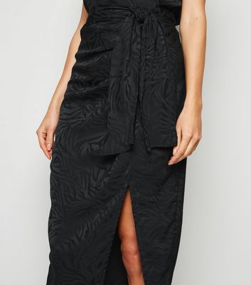 Image of Black Jacquard Satin Midi Skirt New Look