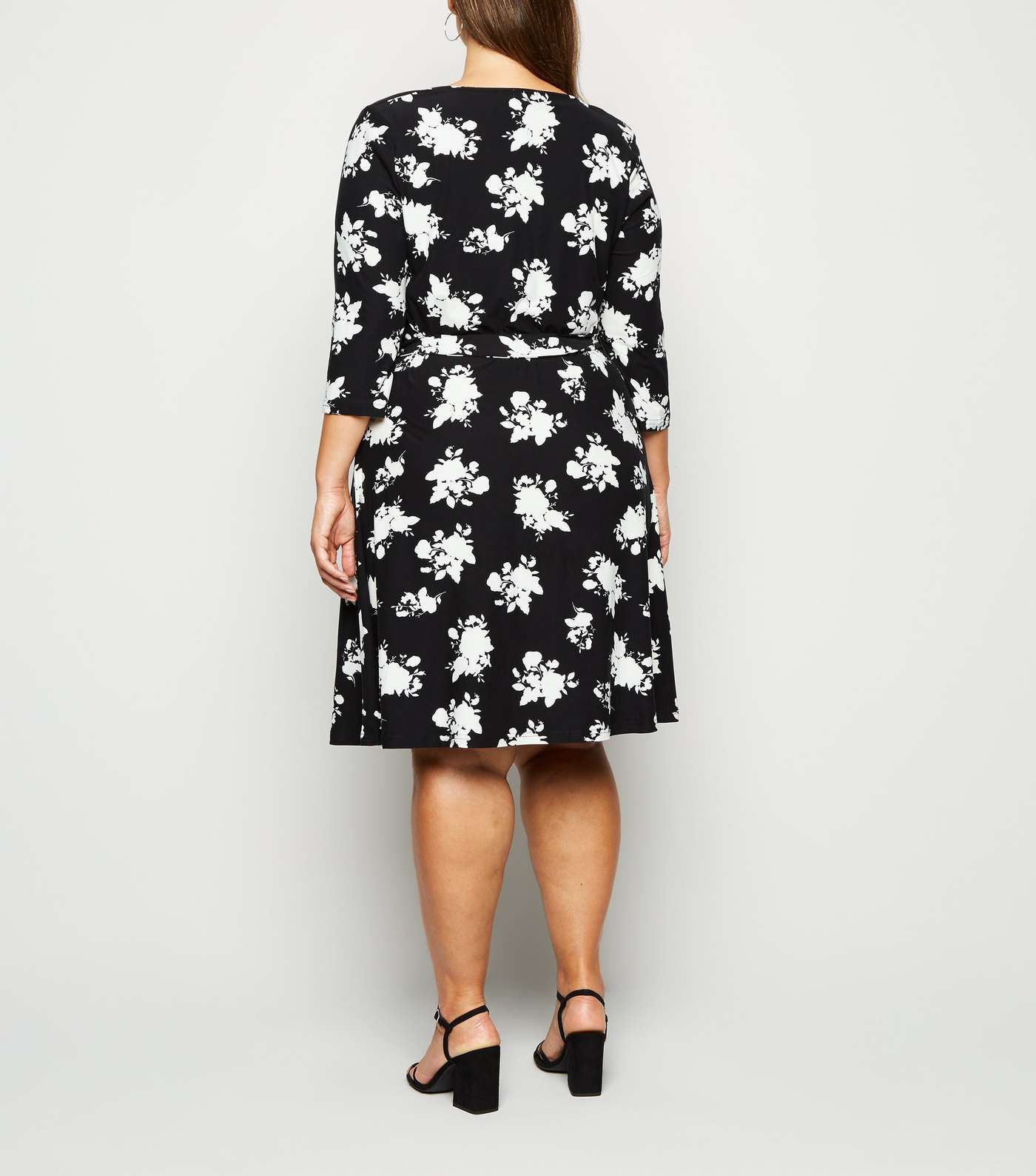 Blue Vanilla Curves Navy Floral Ruched Dress Image 2