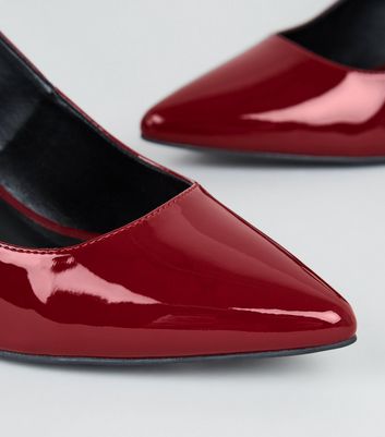 wide fit red court shoes