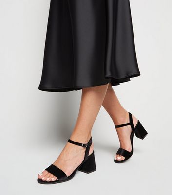 Black velvet block outlet heels