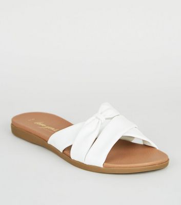 white bow sliders