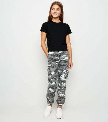 army pant with black shirt