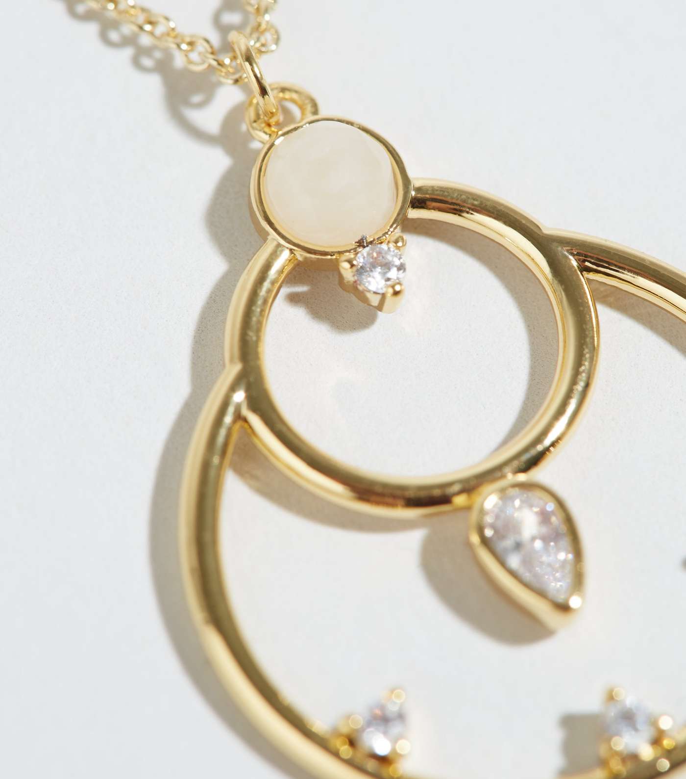 Affinity Gold Rose Quartz Circle Pendant Necklace Image 3