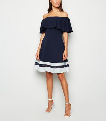 robe patineuse col bardot