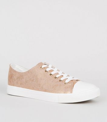 lacets de couleur baskets