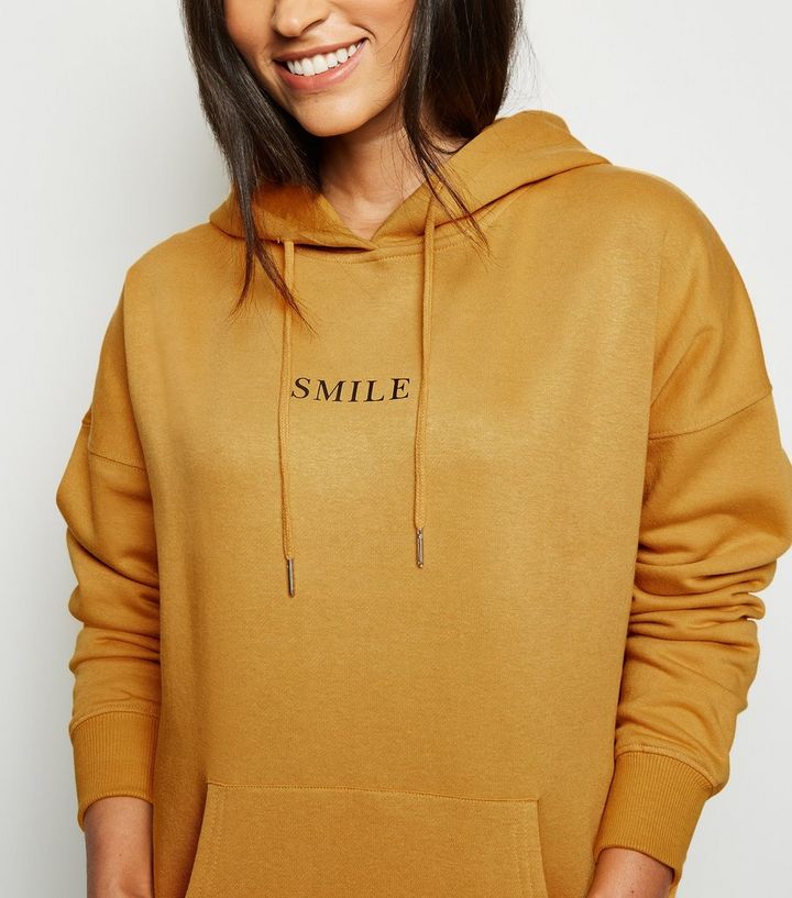 Gelber Kapuzenpullover Mit Smile Aufschrift New Look