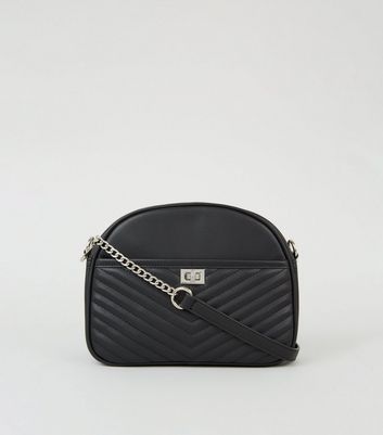 Sac bandouli re noir matelass motif chevrons New Look