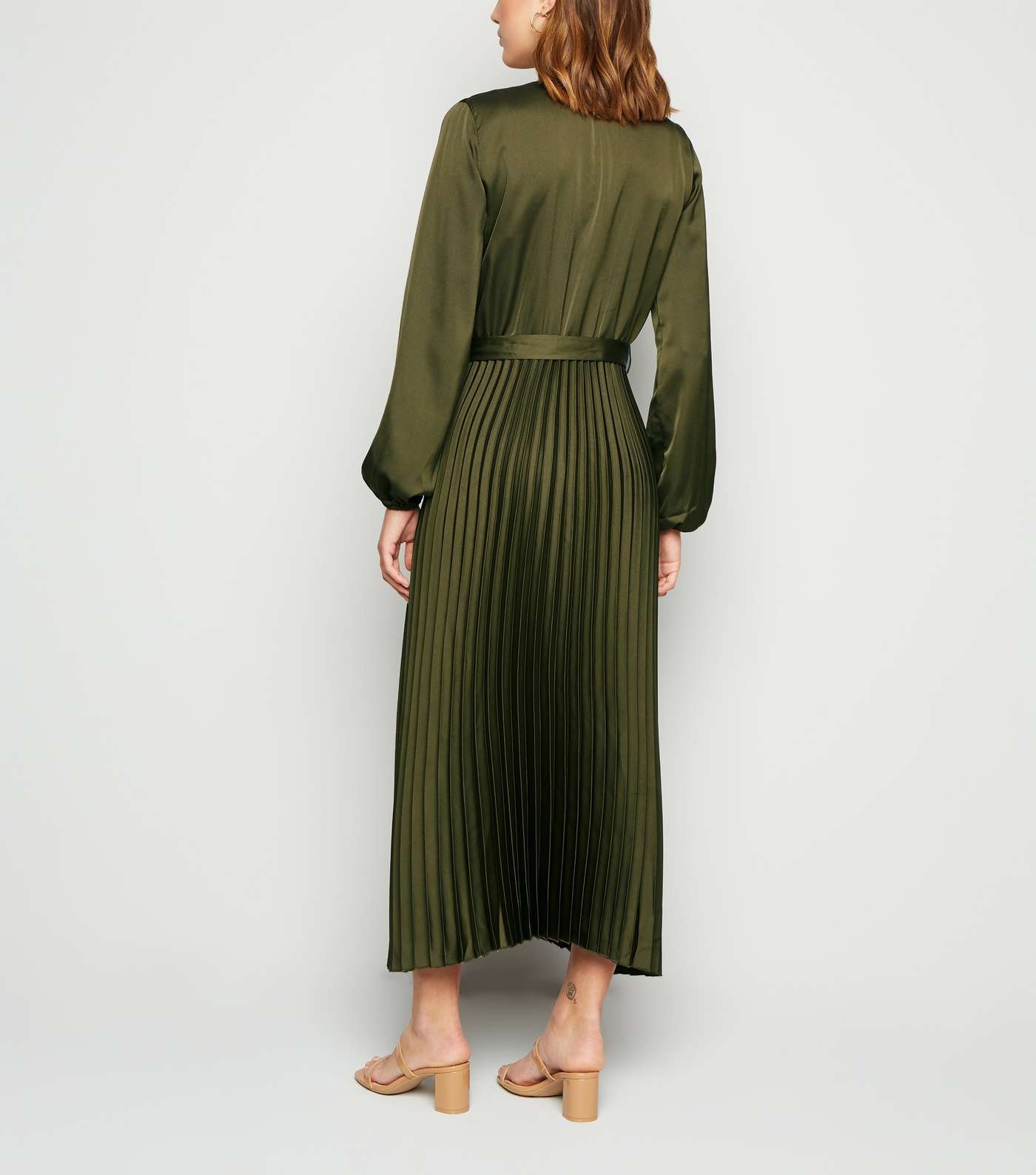 Green Satin Long Sleeve Wrap Midi Dress Image 2