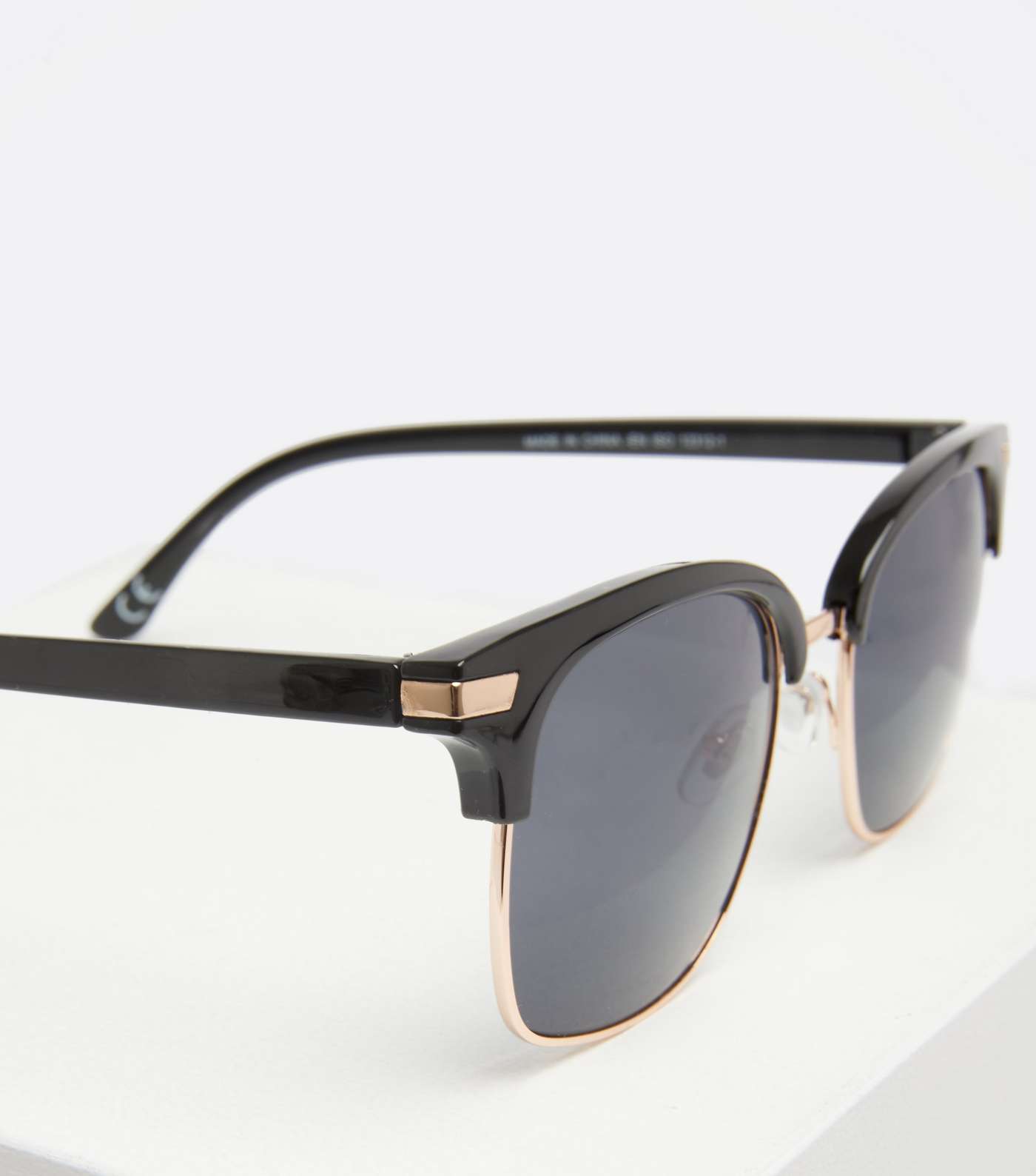 Black Retro Square Sunglasses Image 3