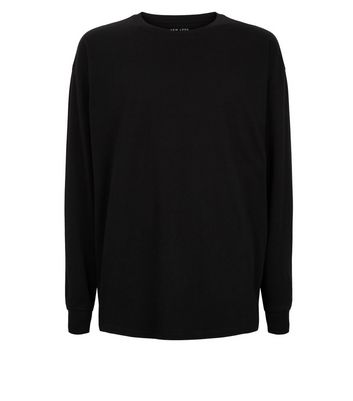 long sleeve black sweatshirt