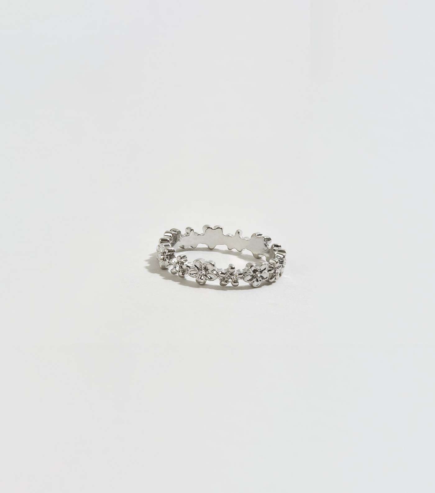 Silver Linked Flower Ring Image 2