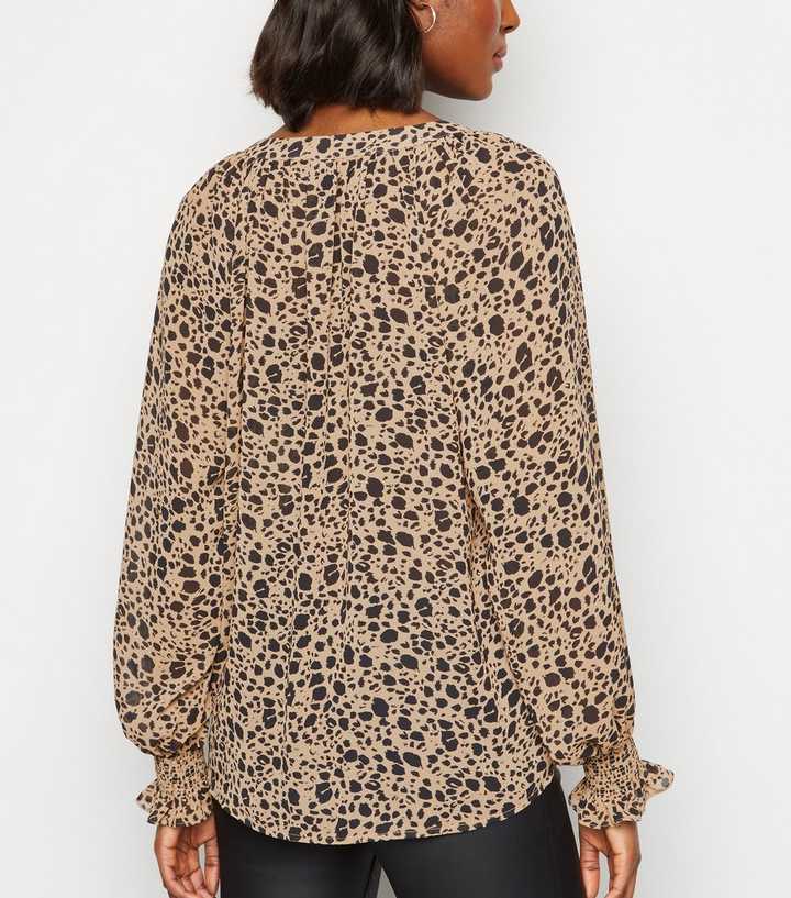 Braune, langärmlige Bluse mit Leopardenmuster | New Look