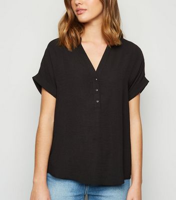 black short sleeve blouse