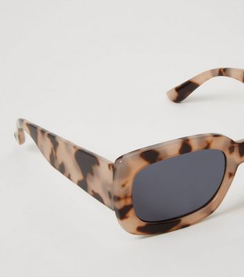 brown tortoiseshell sunglasses