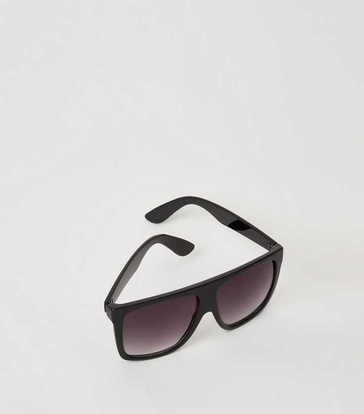 Schwarze, eckige Sonnenbrille mit flacher Oberseite