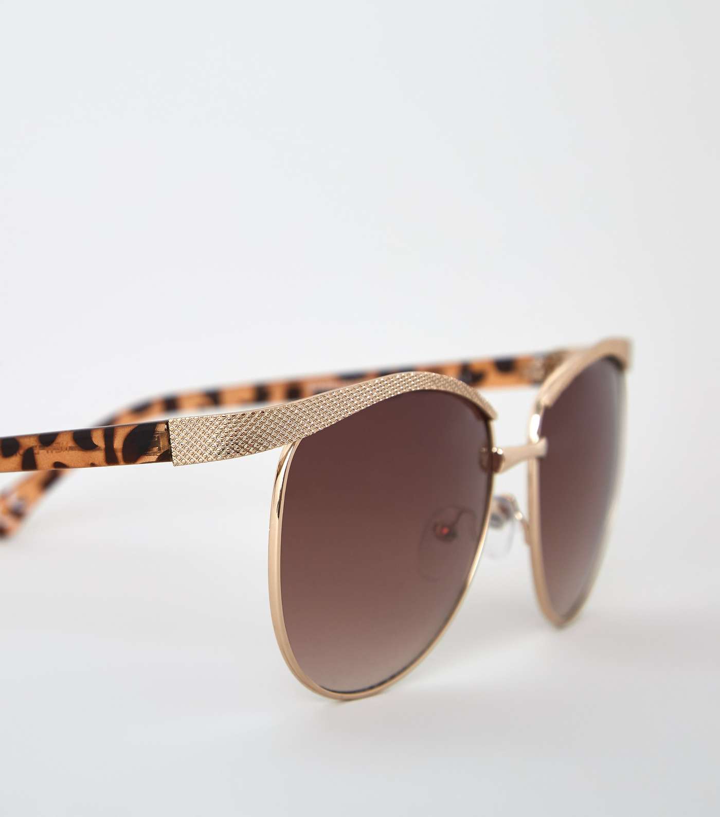 Gold Leopard Print Frame Sunglasses Image 4