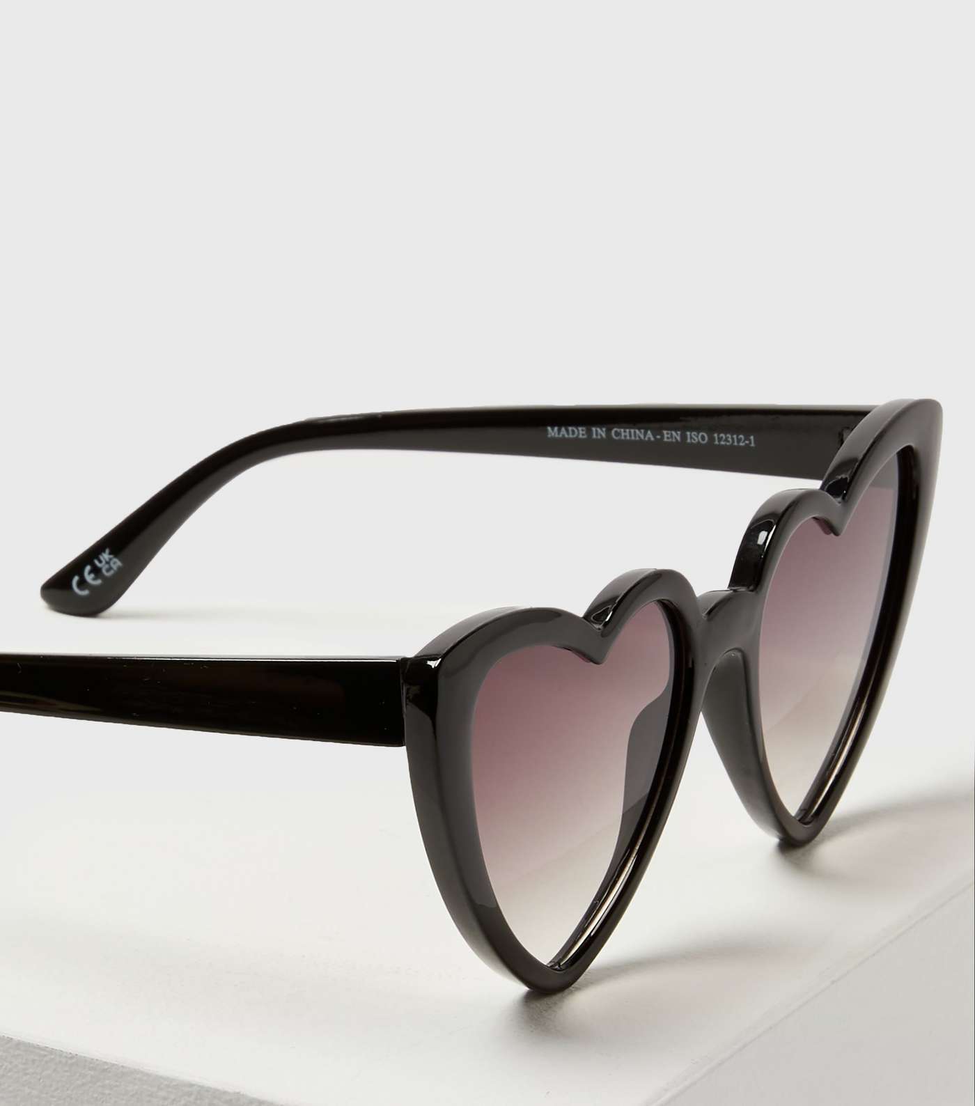 Black Heart Frame Sunglasses Image 3
