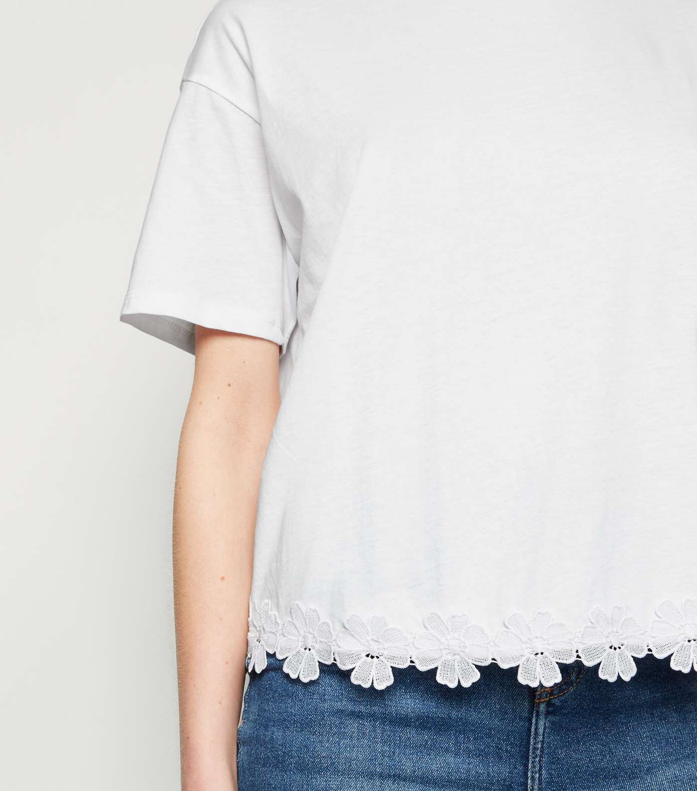 White Floral Crochet Hem T-Shirt Image 3
