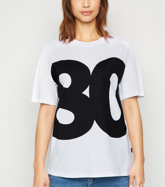 Noisy May – Weißes T-Shirt mit „80s-Slogan