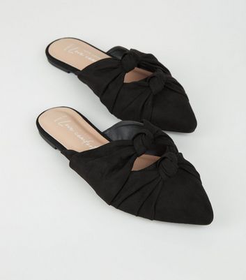 Wide fit flat store mules