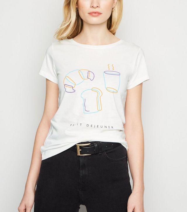 JDY – Weißes T-Shirt mit „French Breakfast-Slogan in Zeichen-Optik