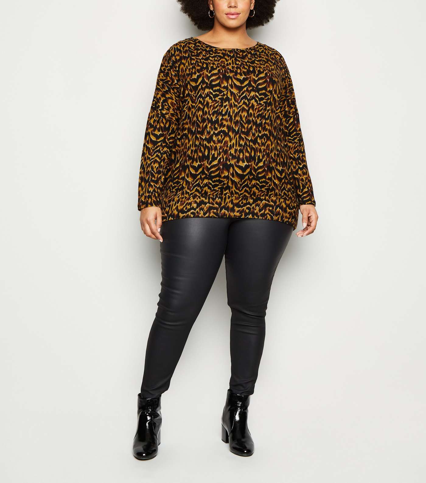 Apricot Curves Brown Animal Print Oversized Top Image 2