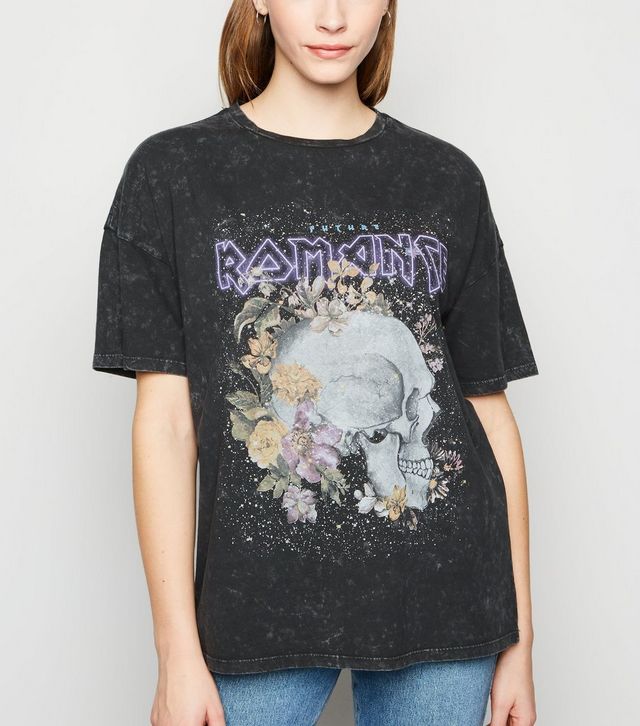 Noisy May – Schwarzes T-Shirt mit Acid-Waschung und rockiger Aufschrift