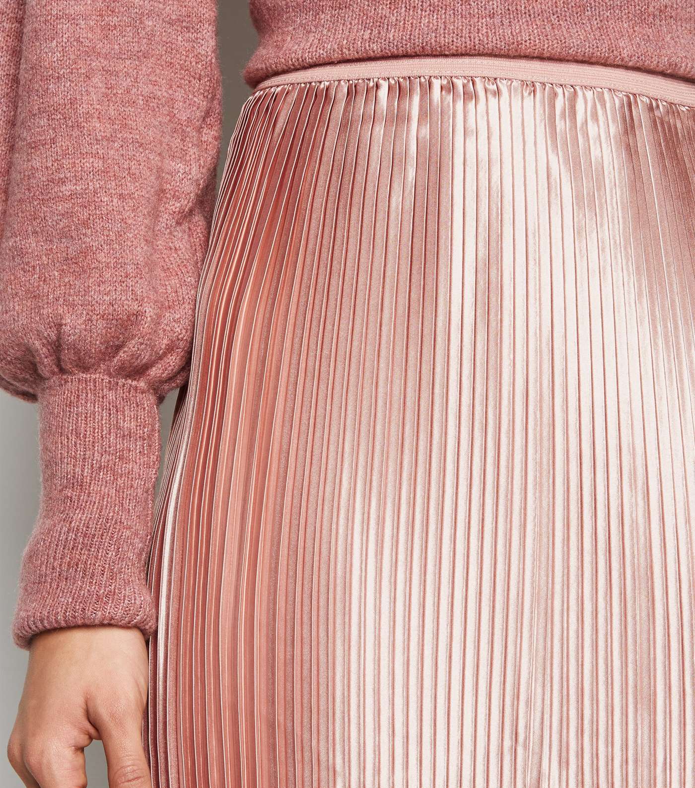NA-KD Mid Pink Satin Pleated Midi Skirt Image 5