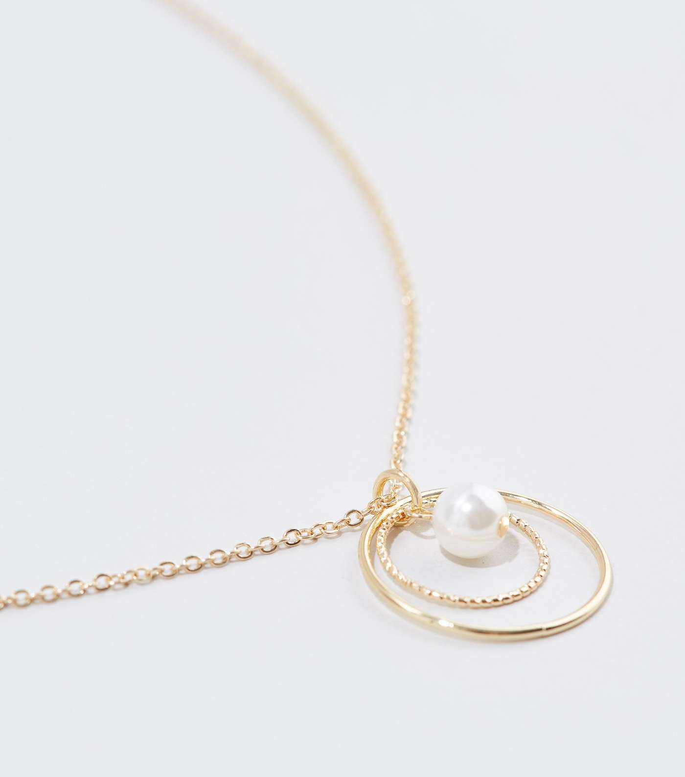Gold Double Circle Faux Pearl Pendant Necklace Image 3