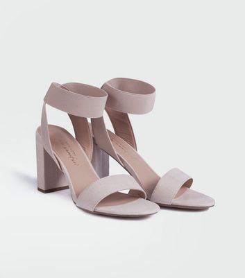 Light 2024 cream heels