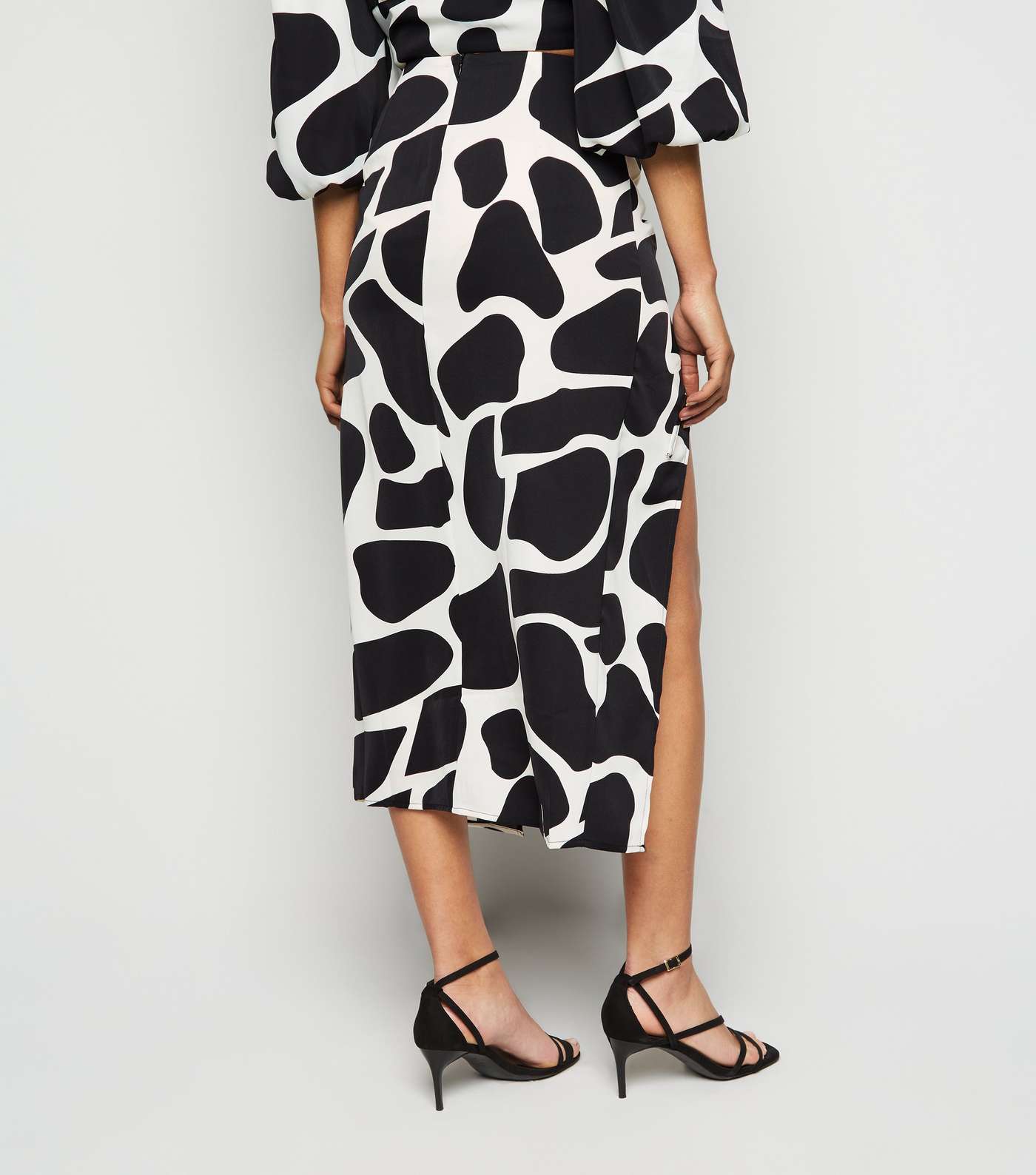 Urban Bliss Black Giraffe Print Split Midi Skirt Image 3