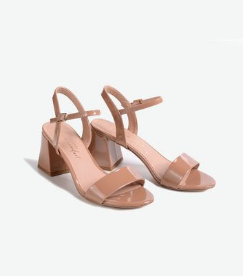 t bar flat sandals