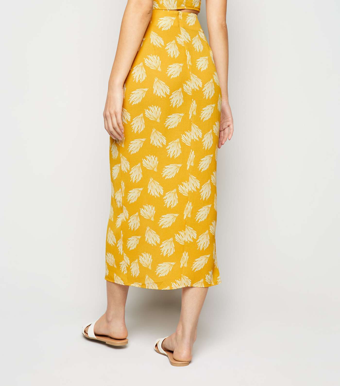 Urban Bliss Mustard Brushstroke Ruched Midi Skirt  Image 3