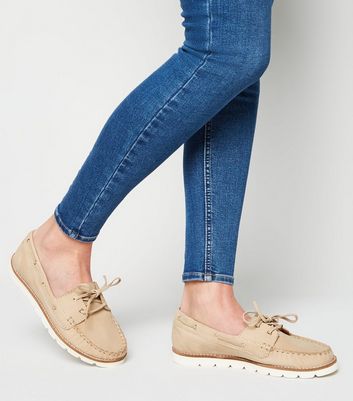 tan boat shoes womens