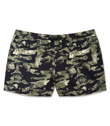 Image of Plus Size Black Camo Leaf Shorts New Look