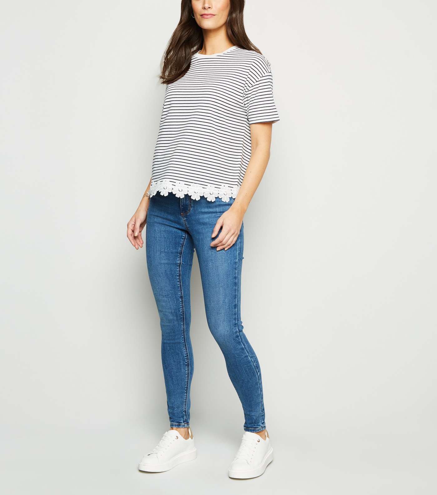 White Stripe Floral Crochet Trim T-Shirt  Image 2