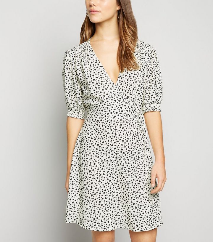 Petite White Floral Print Mini Wrap Dress New Look