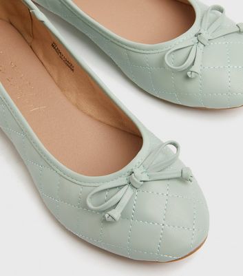 Mint store green pumps