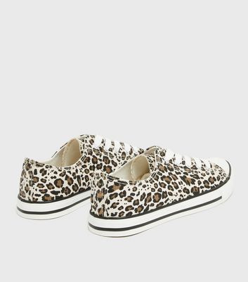 leopard print canvas pumps