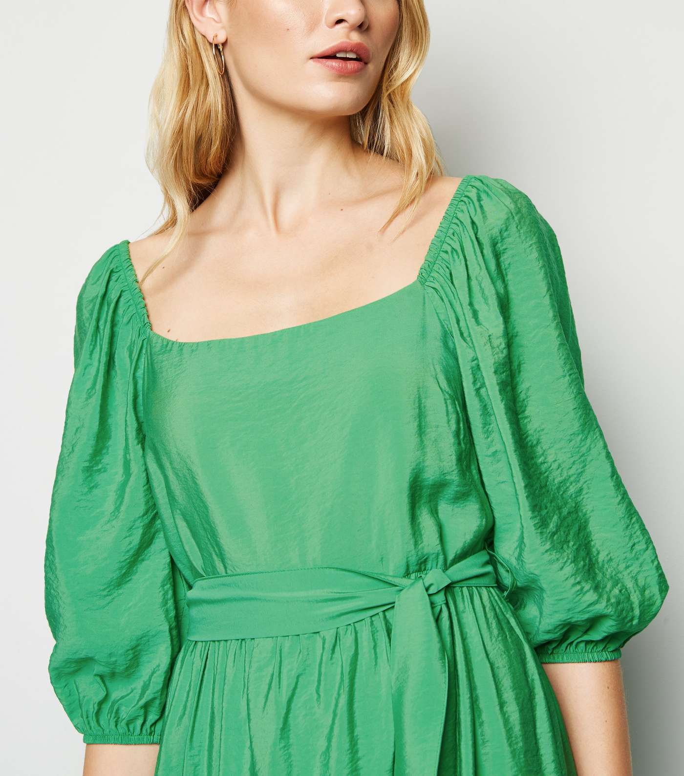 Green Puff Sleeve Tiered Midi Dress Image 2