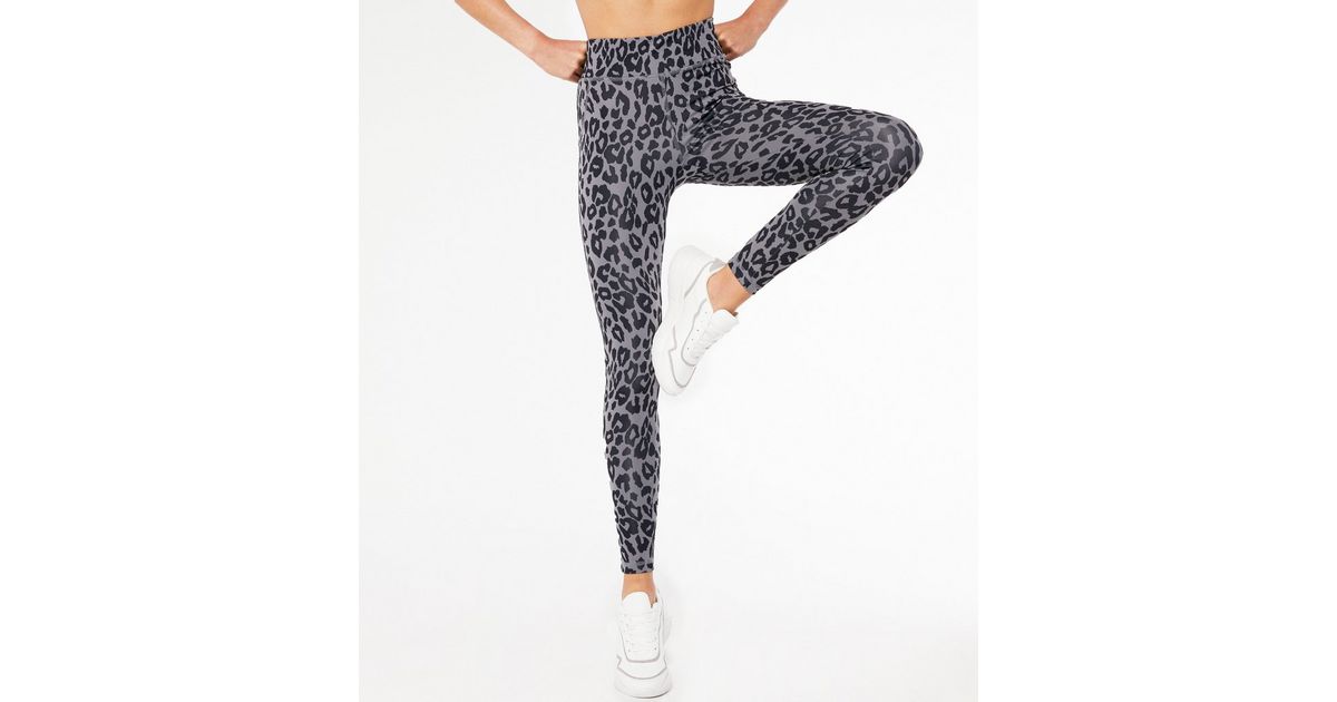 https://media2.newlookassets.com/i/newlook/659125304/womens/clothing/leggings/grey-leopard-print-sports-leggings.jpg?w=1200&h=630