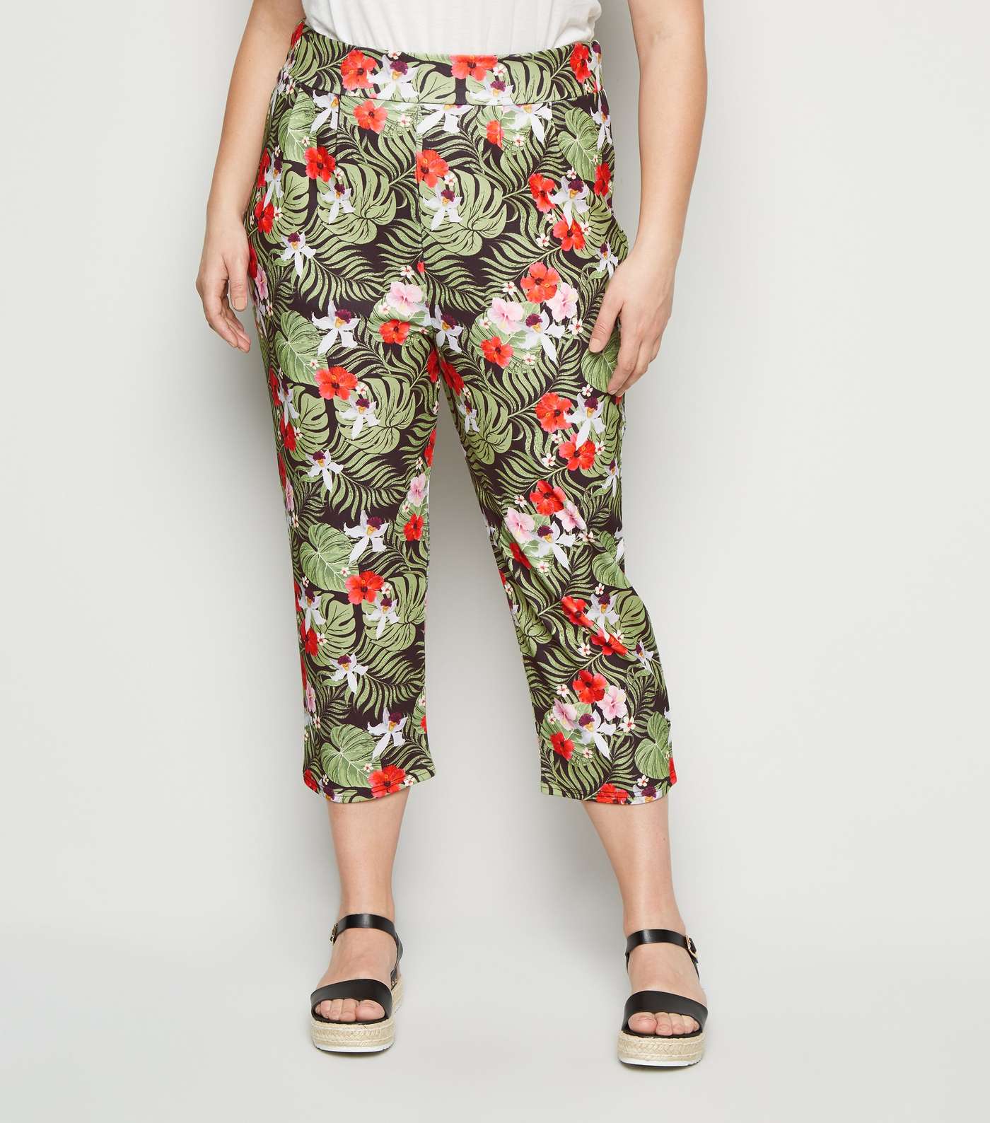 Just Curvy Black Tropical Floral Crop Trousers Image 2