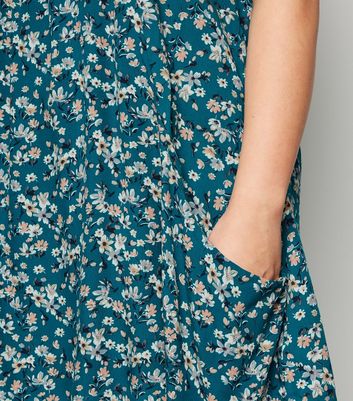 Image of Apricot Curves Green Ditsy Floral Dress New Look