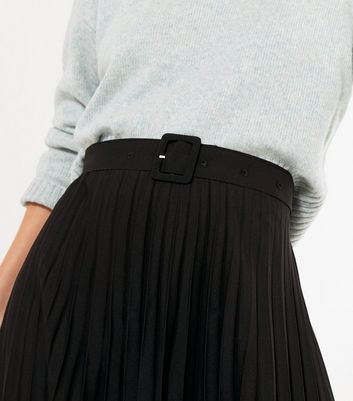 black midi skirt belt